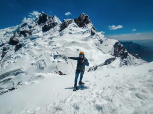 guia-completa-para-escalar-el-nevado-mateo-en-peru-1733624327